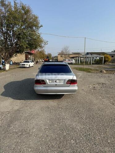 Mercedes E 220 1999, 350,000 km - 2.2 l - Ağcabədi