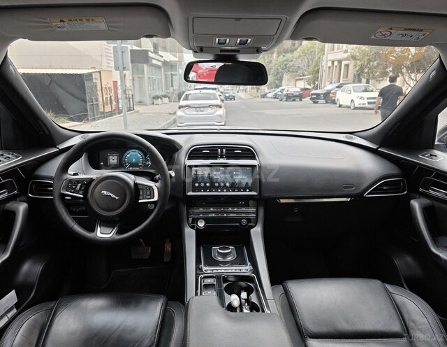 Jaguar F-Pace 2017, 163,000 km - 2.0 l - Bakı