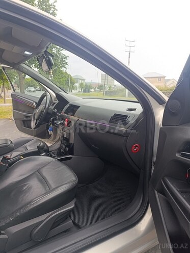 Opel Astra 2006, 266,000 km - 1.4 l - Qax
