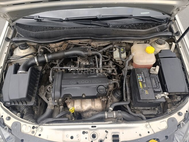 Opel Astra 2006, 266,000 km - 1.4 l - Qax