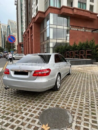 Mercedes E 220 2010, 367,000 km - 2.1 л - Bakı