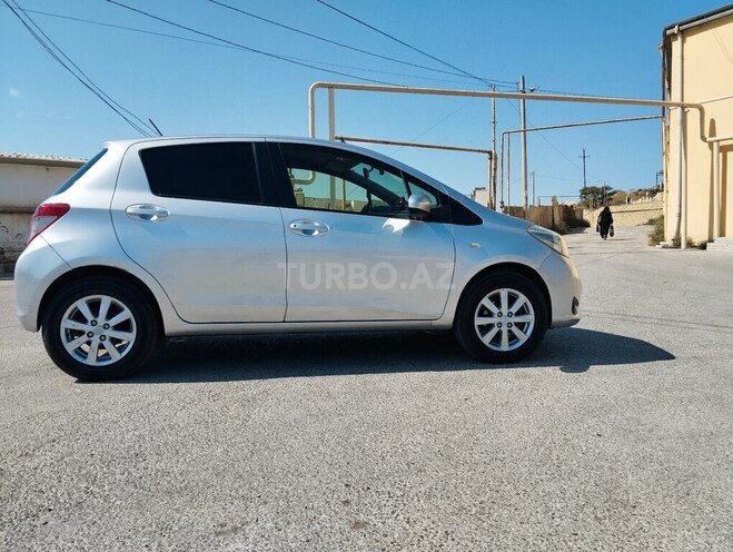 Toyota Yaris 2012, 405,000 km - 1.3 l - Bakı