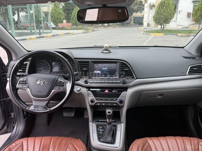 Hyundai Elantra 2017, 193,121 km - 2.0 l - Bakı