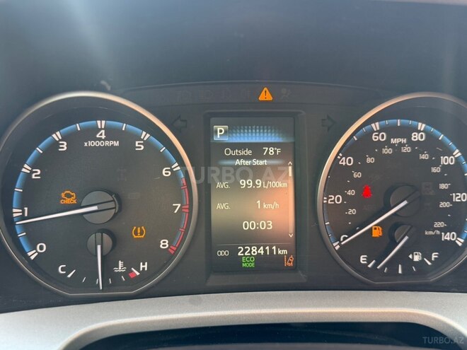 Toyota RAV4 2018, 228,411 km - 2.5 l - Bakı