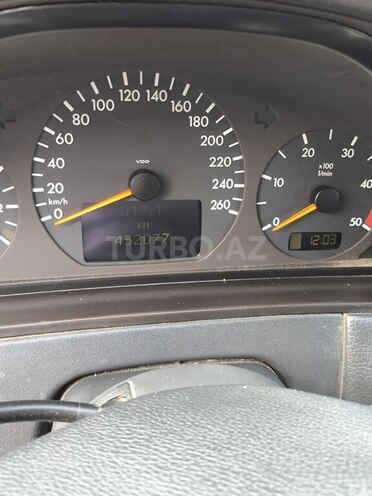 Mercedes E 270 2001, 450,000 km - 2.7 l - Sumqayıt