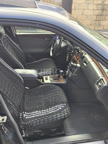 Mercedes E 270 2001, 450,000 km - 2.7 l - Sumqayıt