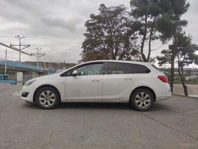 Opel Astra 2015, 474,000 km - 1.6 l - Quba