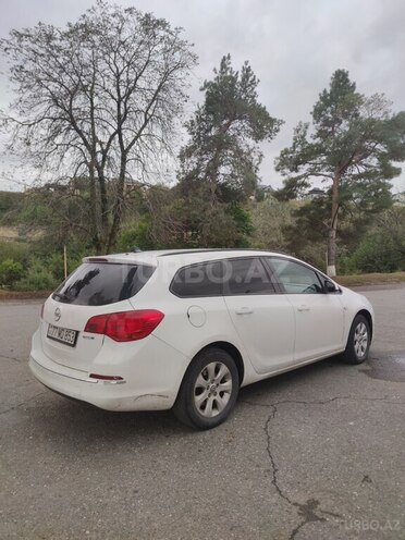 Opel Astra 2015, 474,000 km - 1.6 l - Quba