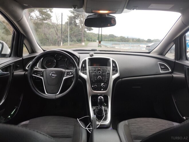 Opel Astra 2015, 474,000 km - 1.6 l - Quba