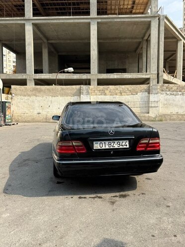 Mercedes E 270 1999, 358,000 km - 2.7 l - Bakı