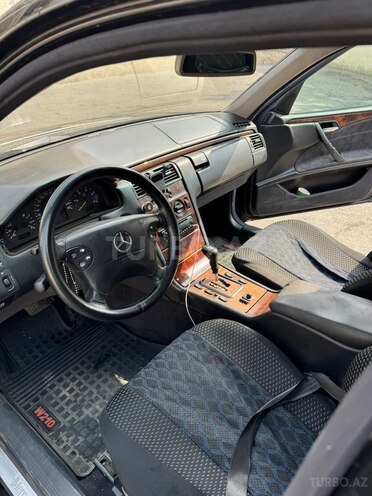 Mercedes E 270 1999, 358,000 km - 2.7 l - Bakı