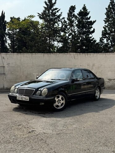 Mercedes E 270 1999, 358,000 km - 2.7 l - Bakı