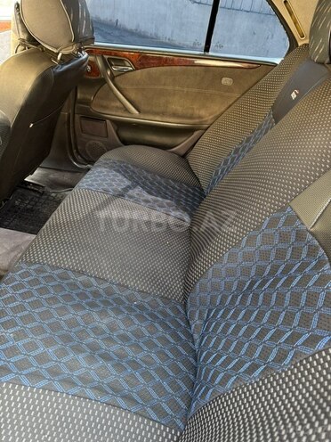 Mercedes E 270 1999, 358,000 km - 2.7 l - Bakı