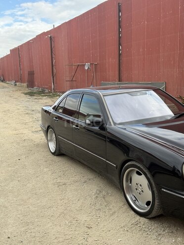 Mercedes E 220 2001, 400,000 km - 2.2 л - Bakı