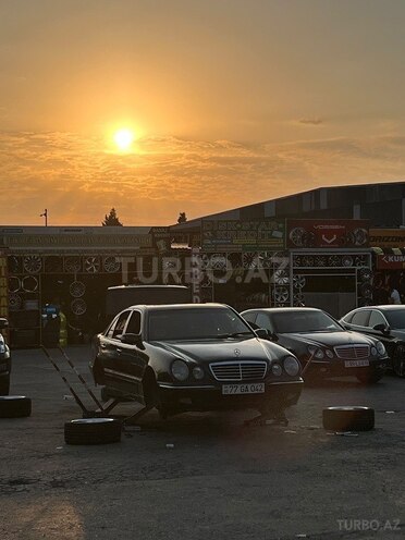 Mercedes E 220 2001, 400,000 km - 2.2 л - Bakı