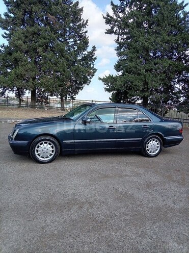 Mercedes E 220 2000, 300,000 km - 2.2 l - Cəlilabad