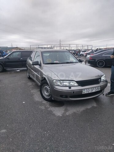 Opel Vectra 1998, 250,000 km - 1.6 l - Qusar