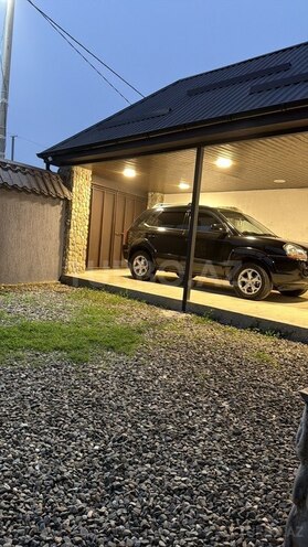 Hyundai Tucson 2008, 227,942 km - 2.0 l - Qusar