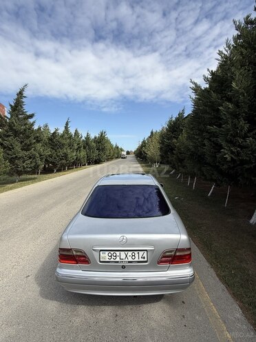 Mercedes E 220 2000, 440,000 km - 2.2 l - Sumqayıt