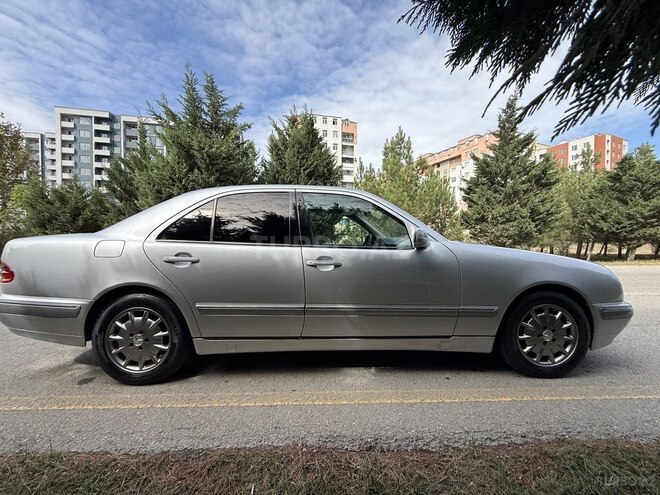 Mercedes E 220 2000, 440,000 km - 2.2 l - Sumqayıt