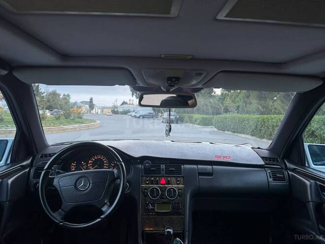 Mercedes E 230 1998, 143,925 km - 2.3 l - Bakı