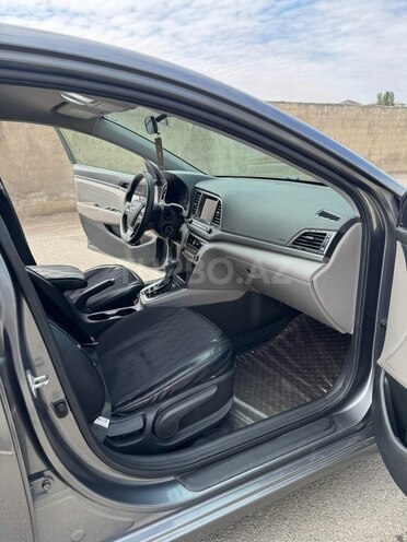 Hyundai Elantra 2018, 165,856 km - 2.0 l - Bakı