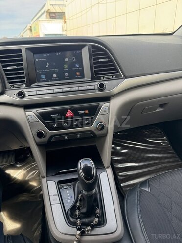Hyundai Elantra 2018, 165,856 km - 2.0 l - Bakı