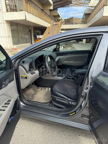 Hyundai Elantra 2018, 165,856 km - 2.0 l - Bakı