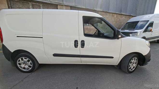 Fiat Doblo 2016, 268,600 km - 1.3 l - Bakı