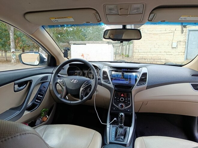Hyundai Elantra 2013, 257,495 km - 1.8 l - Biləsuvar