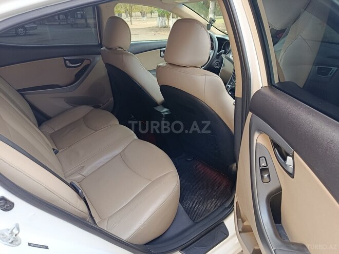 Hyundai Elantra 2013, 257,495 km - 1.8 l - Biləsuvar