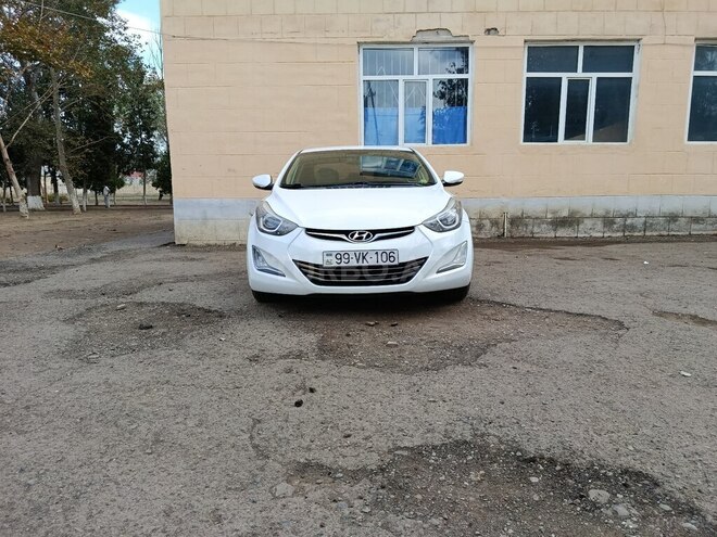 Hyundai Elantra 2013, 257,495 km - 1.8 l - Biləsuvar