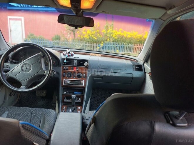 Mercedes C 220 1995, 425,000 km - 2.2 l - Sabirabad