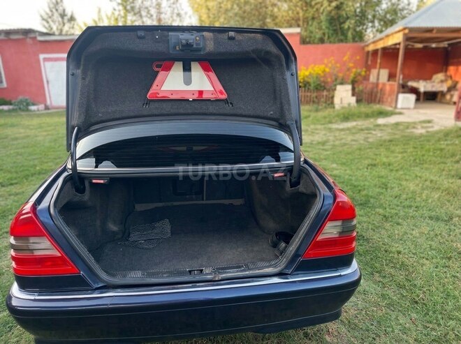 Mercedes C 220 1995, 425,000 km - 2.2 l - Sabirabad