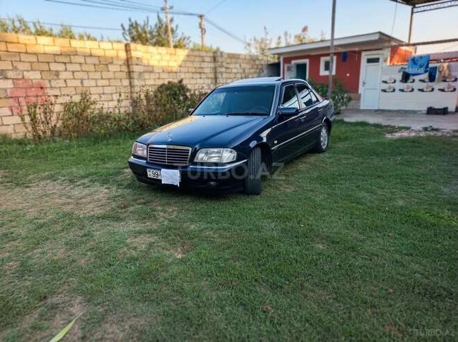 Mercedes C 220 1995, 425,000 km - 2.2 l - Sabirabad