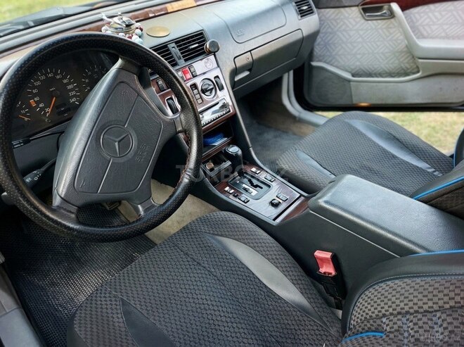 Mercedes C 220 1995, 425,000 km - 2.2 l - Sabirabad