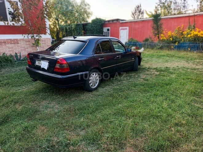 Mercedes C 220 1995, 425,000 km - 2.2 l - Sabirabad