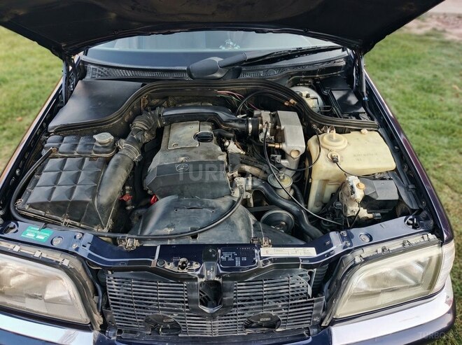 Mercedes C 220 1995, 425,000 km - 2.2 l - Sabirabad