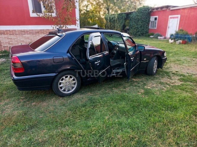 Mercedes C 220 1995, 425,000 km - 2.2 l - Sabirabad