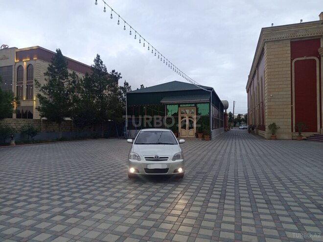 Toyota Corolla 2005, 370,000 km - 1.4 l - Şirvan