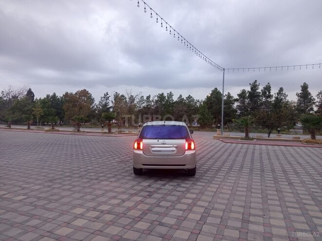 Toyota Corolla 2005, 370,000 km - 1.4 l - Şirvan