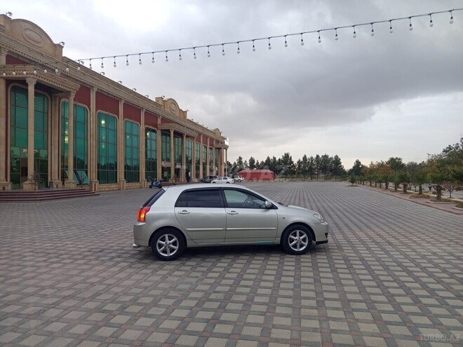 Toyota Corolla 2005, 370,000 km - 1.4 l - Şirvan