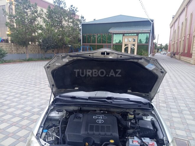 Toyota Corolla 2005, 370,000 km - 1.4 l - Şirvan