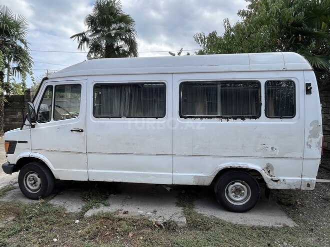 Mercedes 208 D 1993, 500,000 km - 2.4 l - Lənkəran