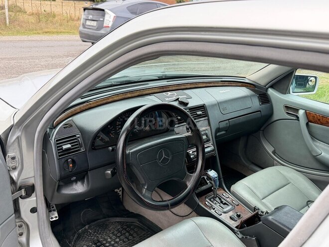 Mercedes C 180 1998, 31,000 km - 1.8 l - Xudat