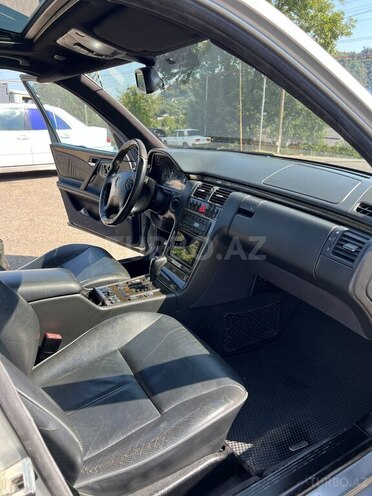 Mercedes E 320 2000, 410,000 km - 3.2 л - Bakı