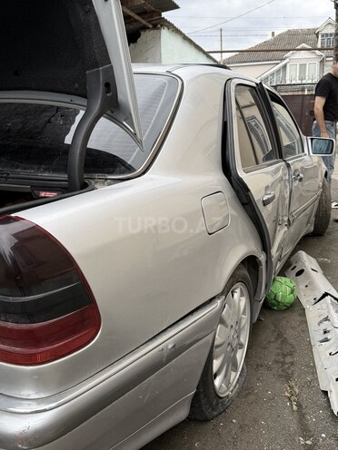 Mercedes C 220 1999, 390,000 km - 2.2 л - Xaçmaz