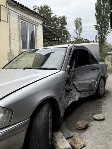 Mercedes C 220 1999, 390,000 km - 2.2 л - Xaçmaz