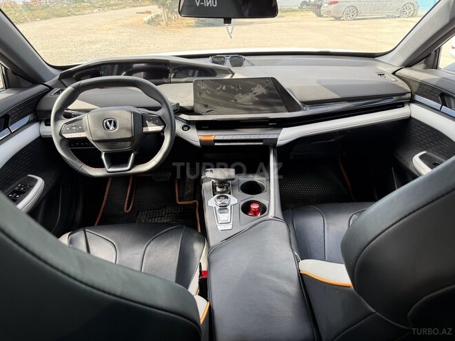 Changan  2024, 17,500 km - 1.5 l - Bakı
