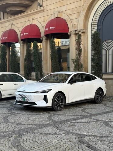 Changan  2024, 17,500 km - 1.5 l - Bakı